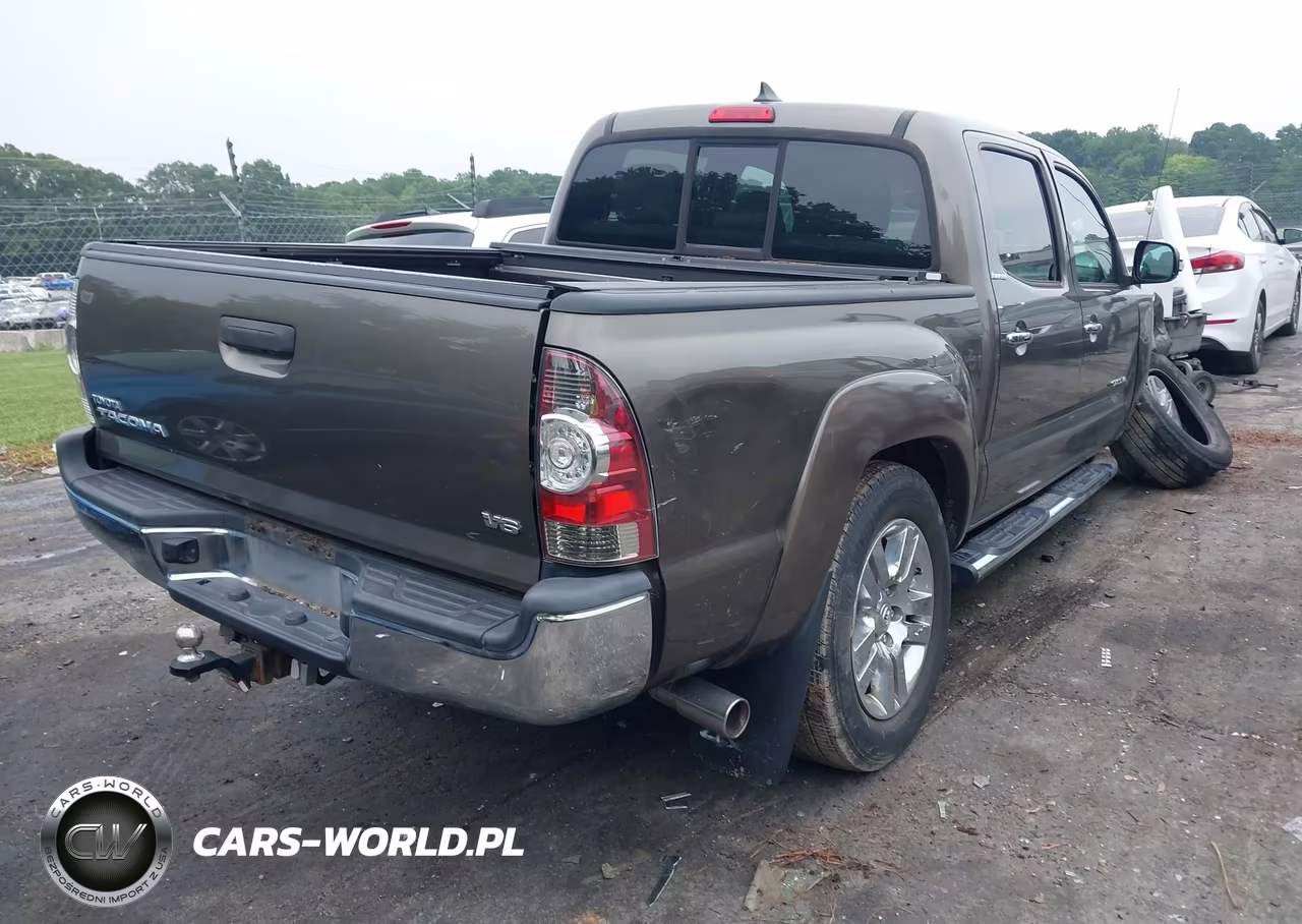 2013 Toyota Tacoma Base V6 VIN:5TFLU4EN9DX053855 - 4