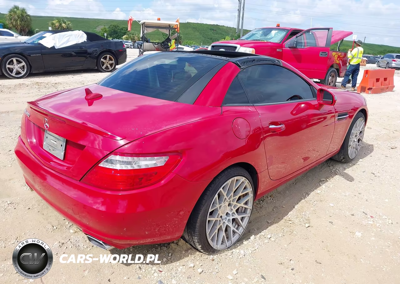 2012 Mercedes-Benz Slk 350 VIN:WDDPK5HA7CF012494 - 4