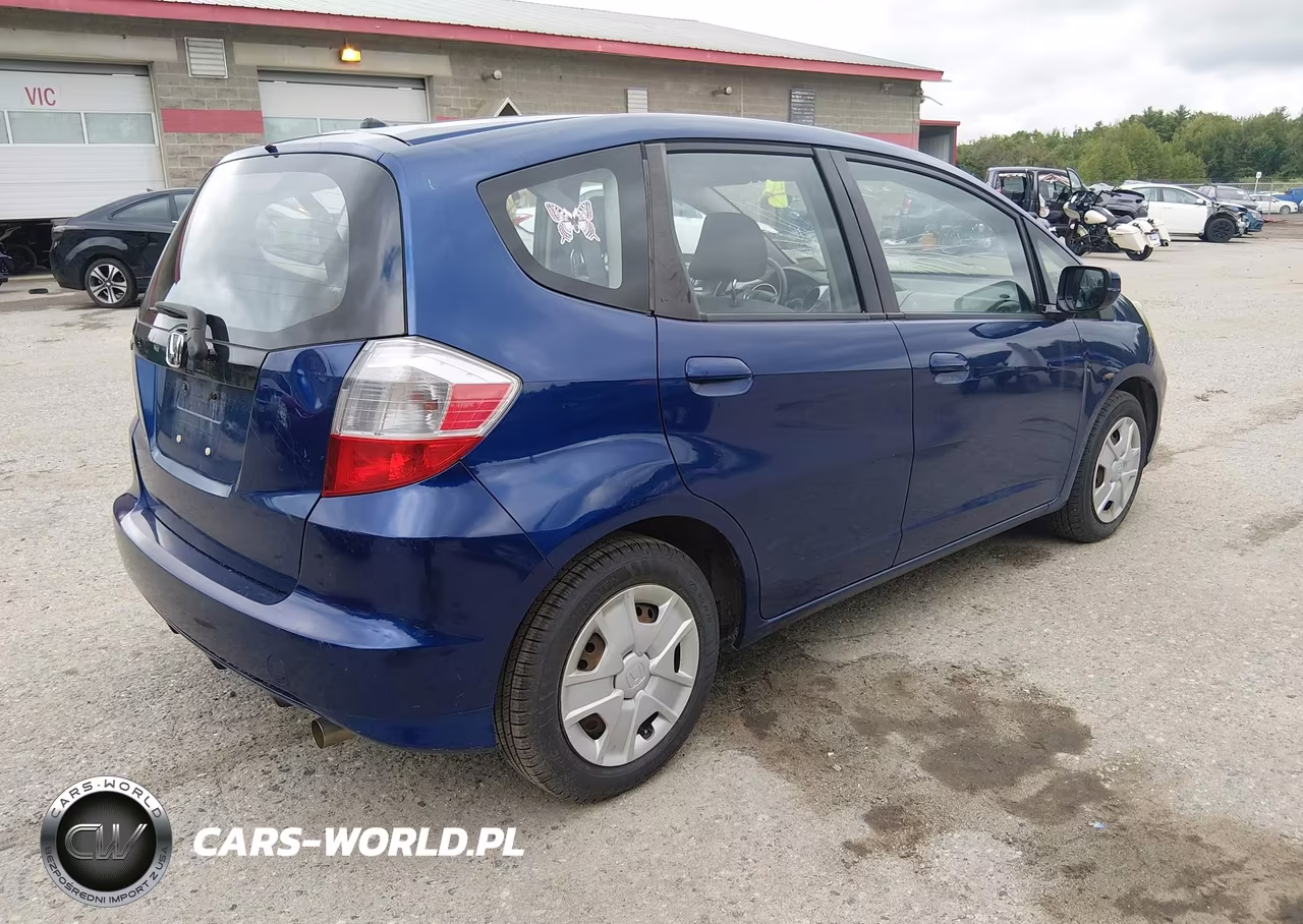 2013 Honda Fit VIN:JHMGE8H35DC021670 - 4