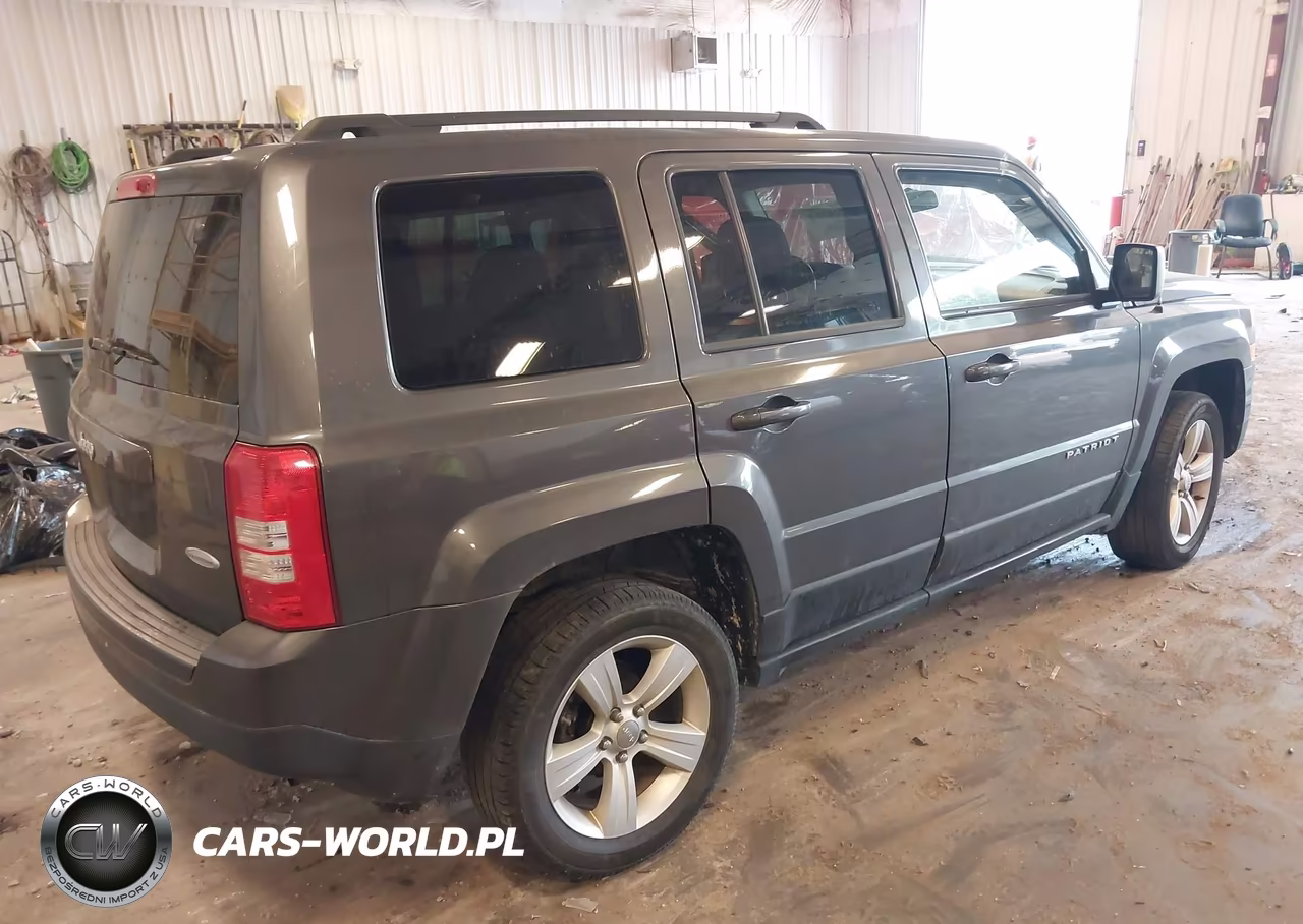 2015 Jeep Patriot Latitude VIN:1C4NJRFB4FD184070 - 4