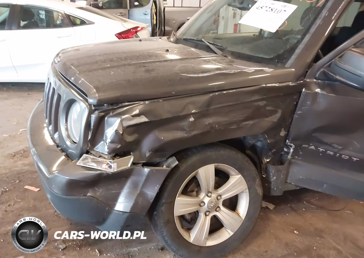 2015 Jeep Patriot Latitude VIN:1C4NJRFB4FD184070 - 6