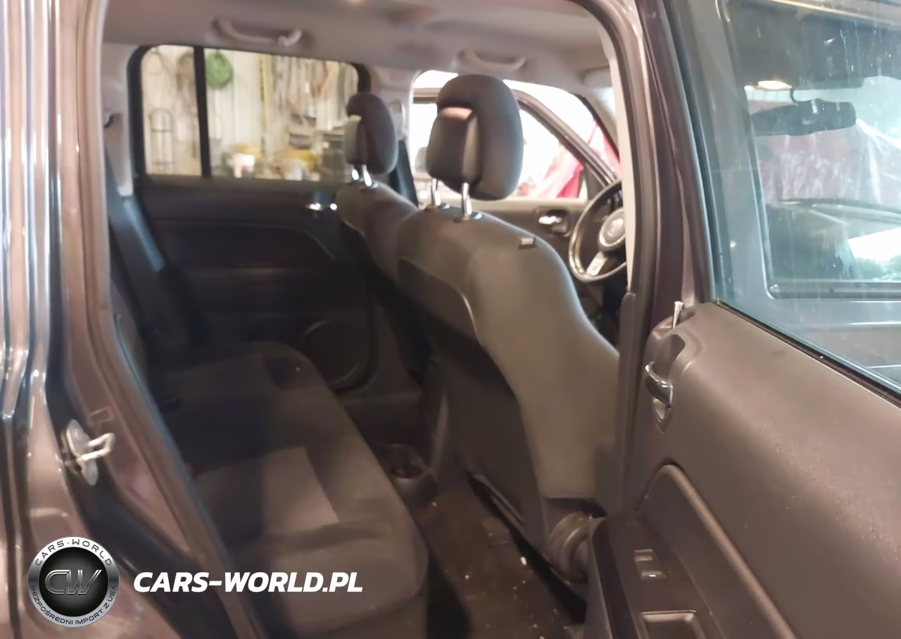 2015 Jeep Patriot Latitude VIN:1C4NJRFB4FD184070 - 8