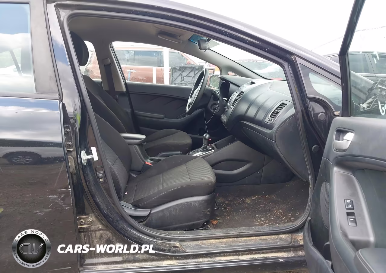 2018 Kia Forte Lx VIN:3KPFK4A78JE243376 - 5