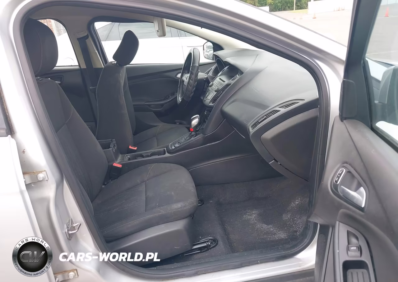2015 Ford Focus Se VIN:1FADP3K21FL351154 - 5