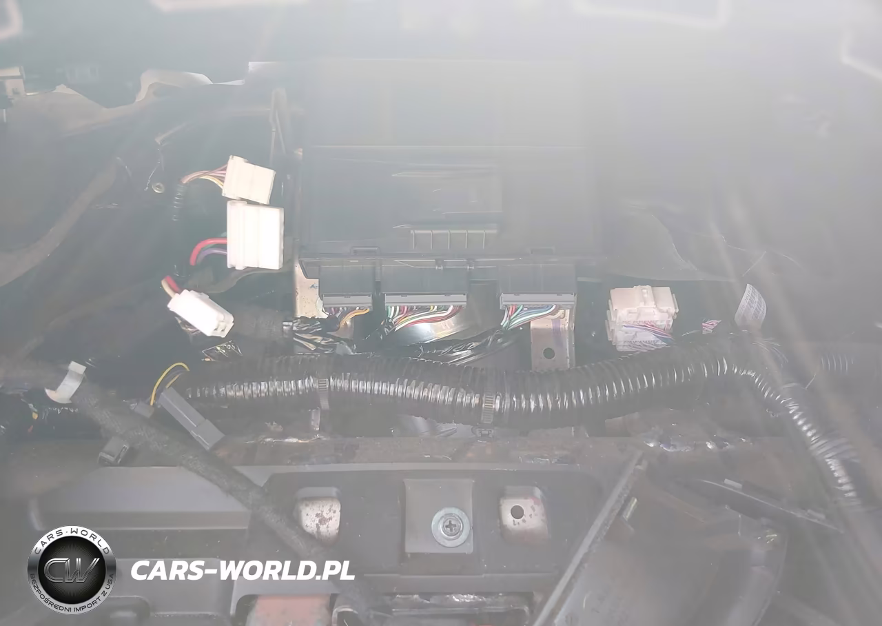 2019 Honda Hr-V Touring VIN:3CZRU6H91KM700573 - 7