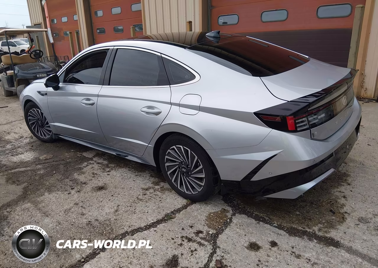 2025 Hyundai Sonata Hybrid Limited VIN:KMHL54JJ1SA122680 - 3