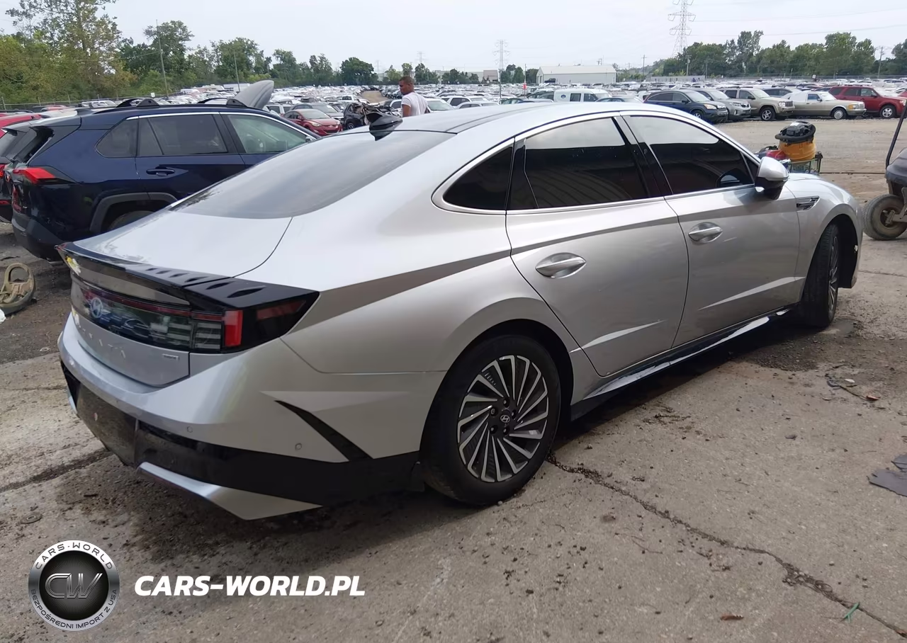 2025 Hyundai Sonata Hybrid Limited VIN:KMHL54JJ1SA122680 - 4