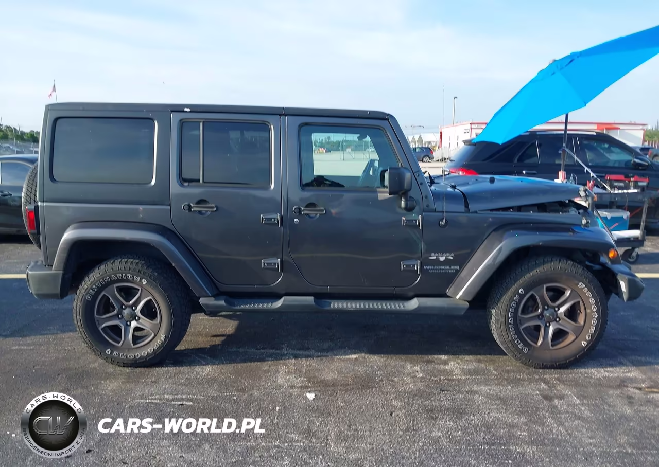 2016 Jeep Wrangler Unlimited Sahara VIN:1C4BJWEG9GL303589 - 13
