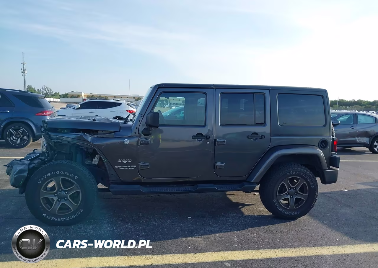 2016 Jeep Wrangler Unlimited Sahara VIN:1C4BJWEG9GL303589 - 14