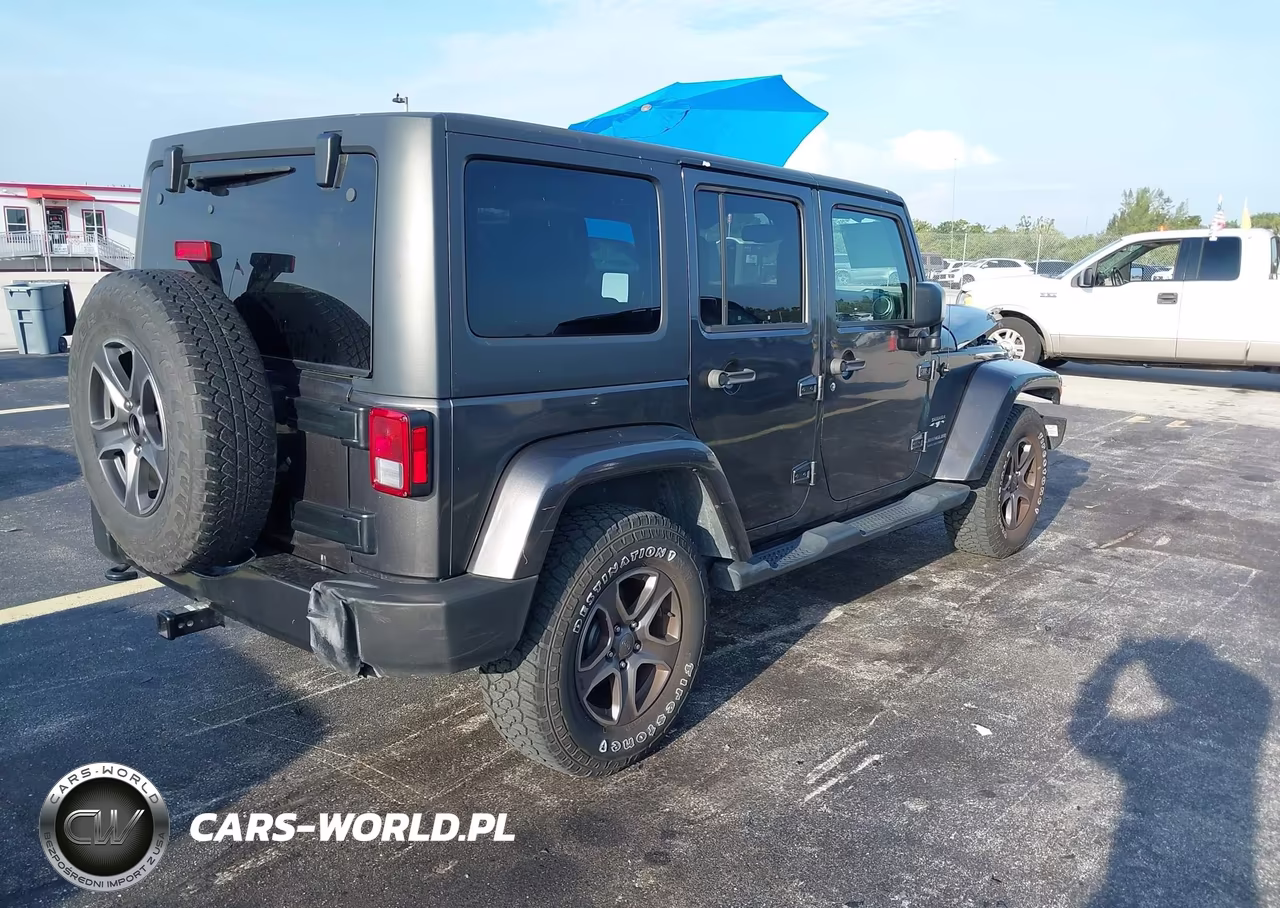 2016 Jeep Wrangler Unlimited Sahara VIN:1C4BJWEG9GL303589 - 4