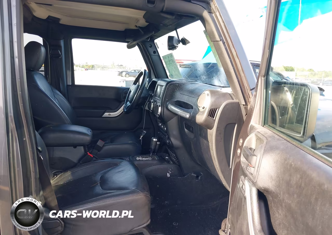 2016 Jeep Wrangler Unlimited Sahara VIN:1C4BJWEG9GL303589 - 5
