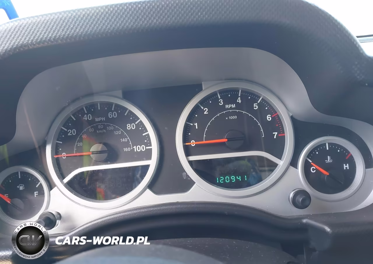 2008 Jeep Wrangler Sahara VIN:1J4FA54138L552863 - 7