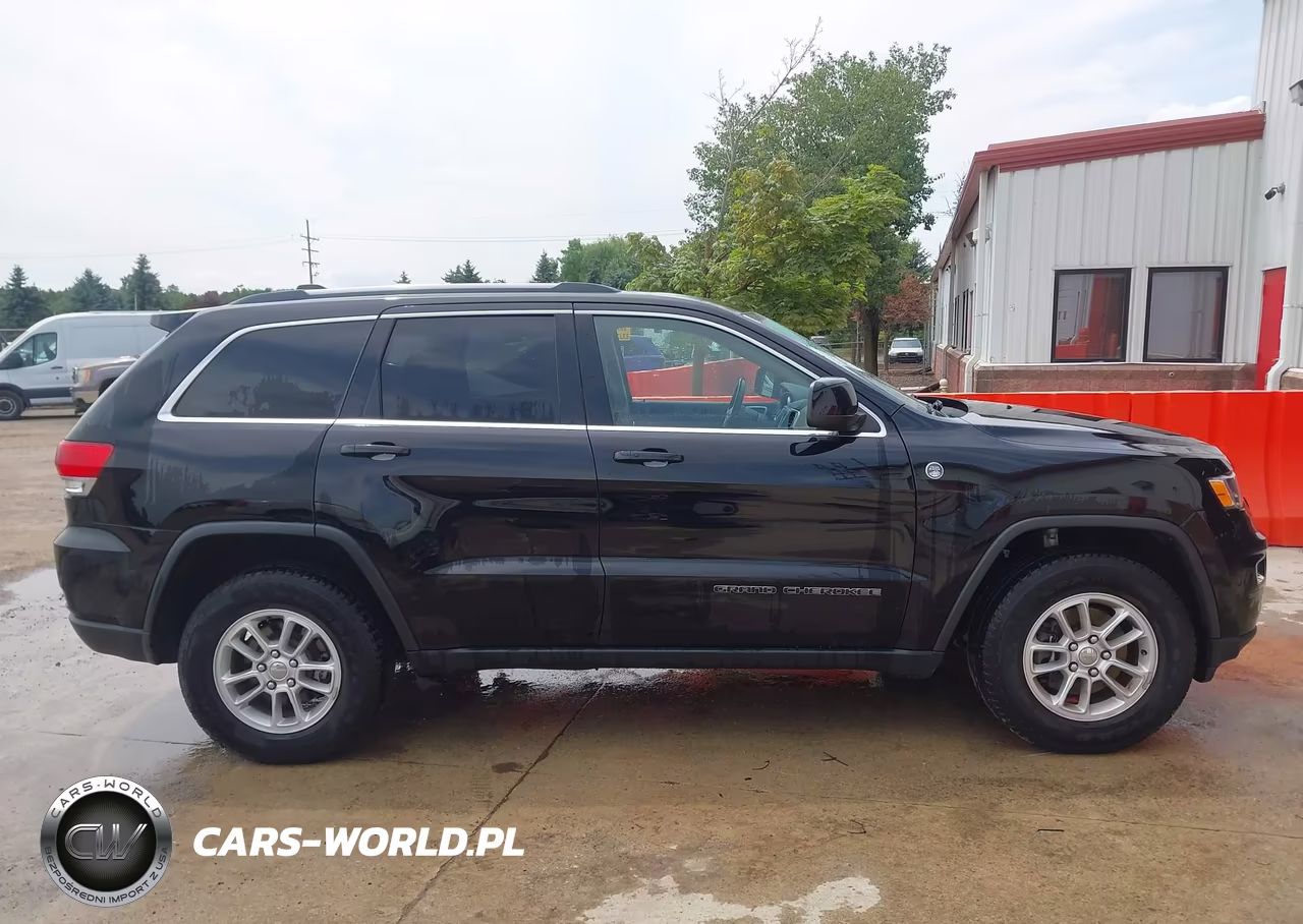 2019 Jeep Grand Cherokee Laredo E 4X4 VIN:1C4RJFAGXKC748629 - 14