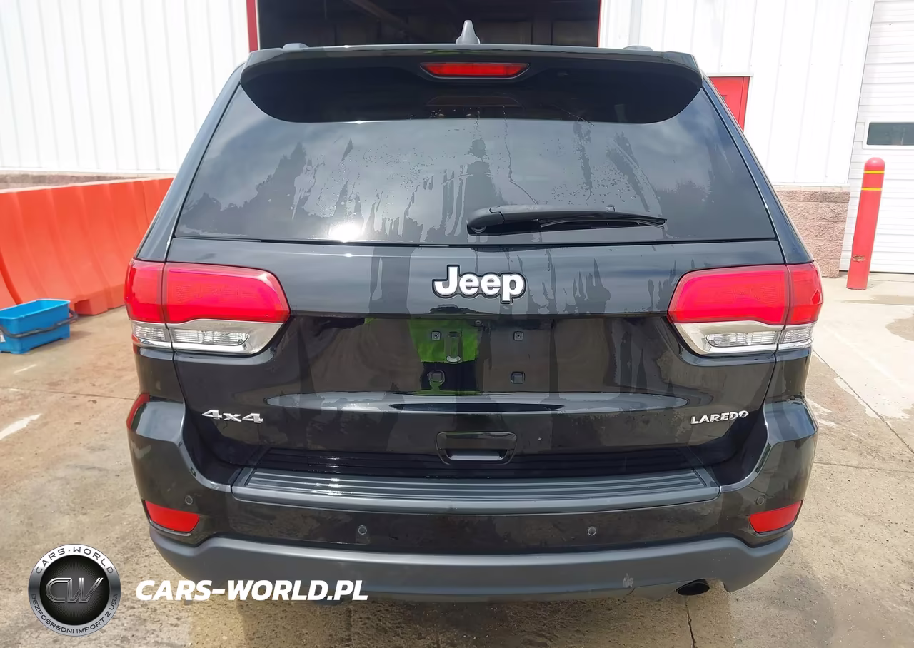2019 Jeep Grand Cherokee Laredo E 4X4 VIN:1C4RJFAGXKC748629 - 17