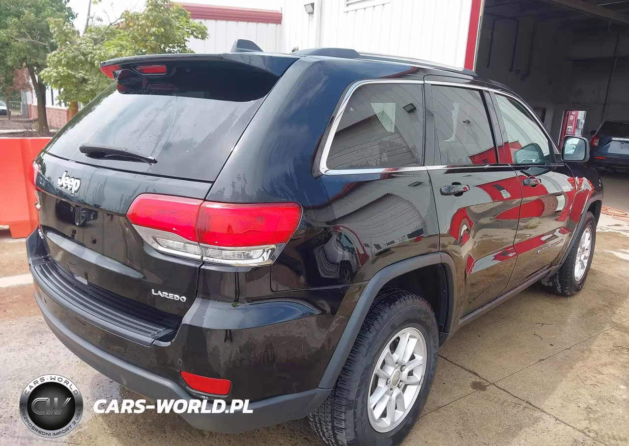 2019 Jeep Grand Cherokee Laredo E 4X4 VIN:1C4RJFAGXKC748629 - 4
