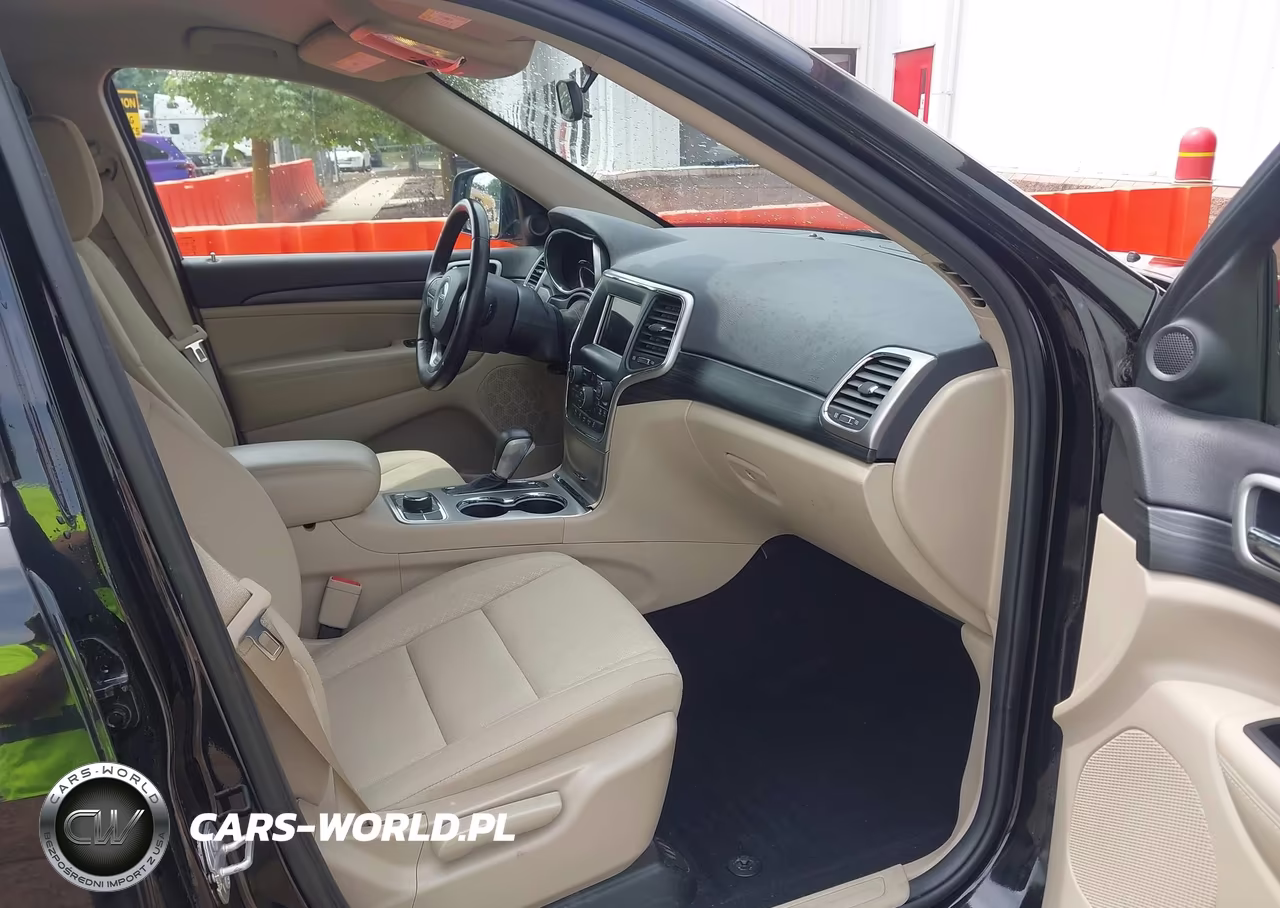 2019 Jeep Grand Cherokee Laredo E 4X4 VIN:1C4RJFAGXKC748629 - 5