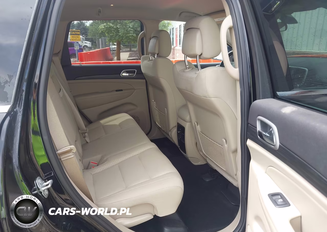 2019 Jeep Grand Cherokee Laredo E 4X4 VIN:1C4RJFAGXKC748629 - 8