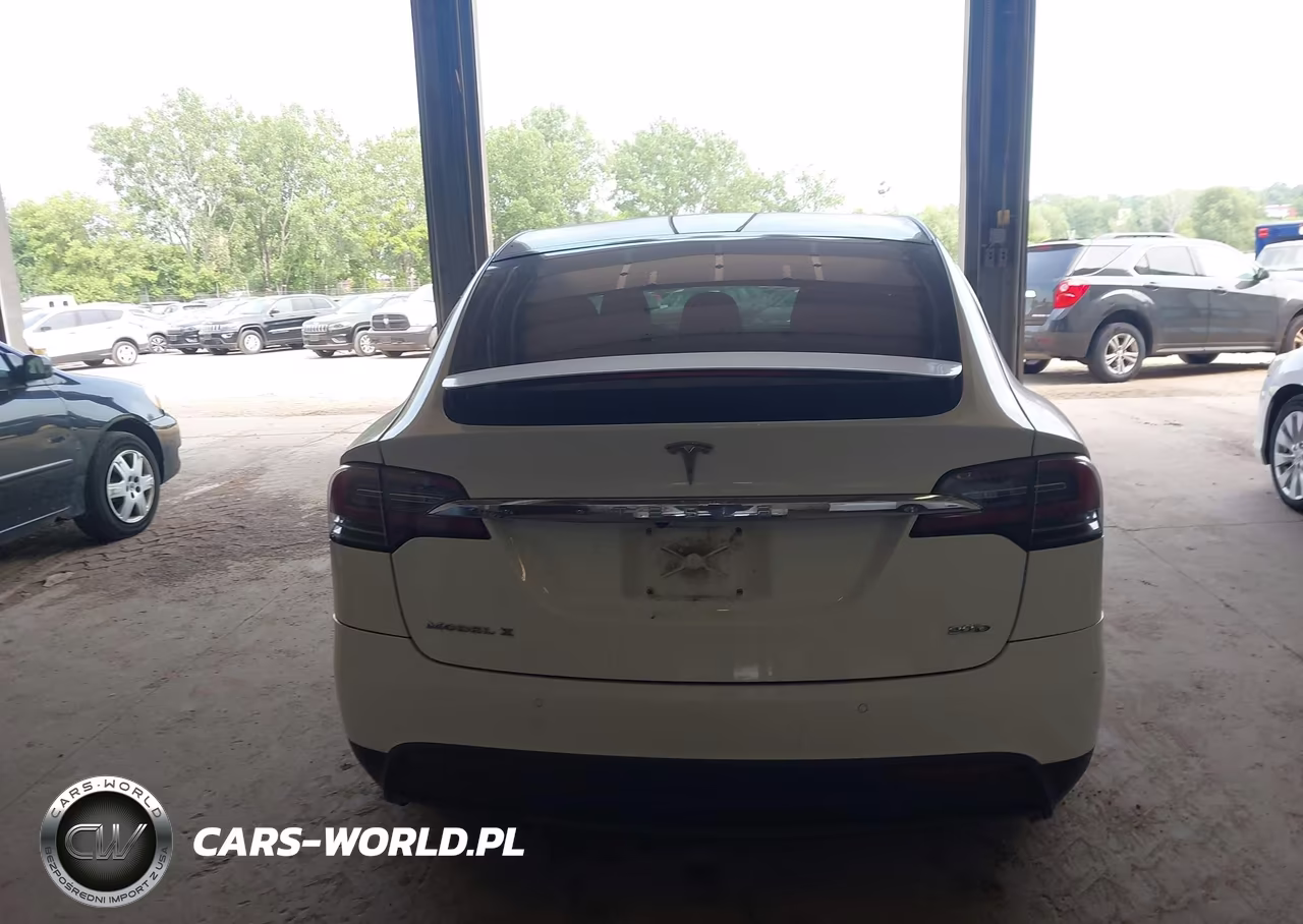 2016 Tesla Model X 60D-70D-75D-90D VIN:5YJXCAE28GF011782 - 16
