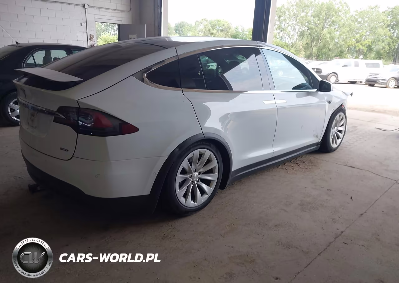 2016 Tesla Model X 60D-70D-75D-90D VIN:5YJXCAE28GF011782 - 4