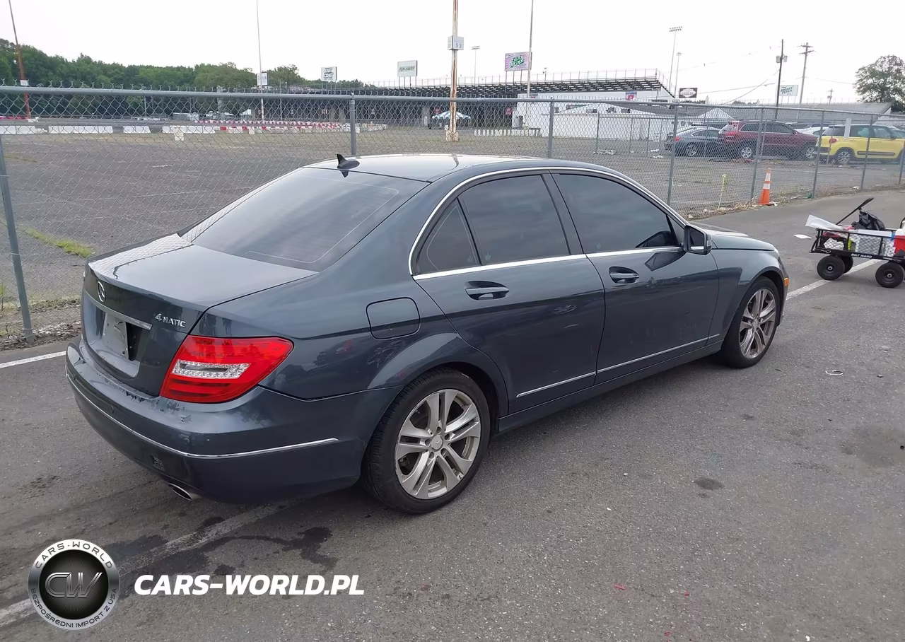 2014 Mercedes-Benz C 300 Luxury 4Matic VIN:WDDGF8AB8ER305654 - 4
