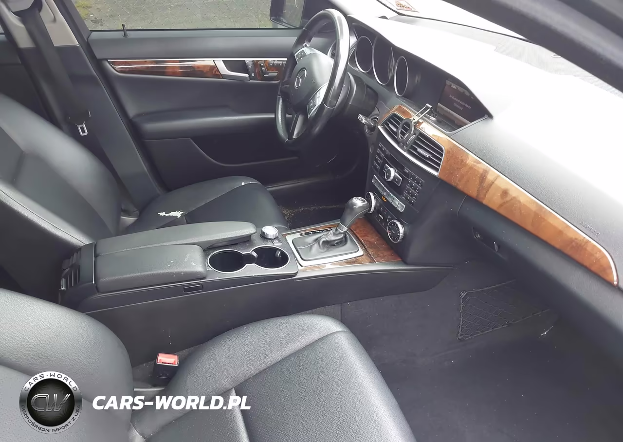 2014 Mercedes-Benz C 300 Luxury 4Matic VIN:WDDGF8AB8ER305654 - 5