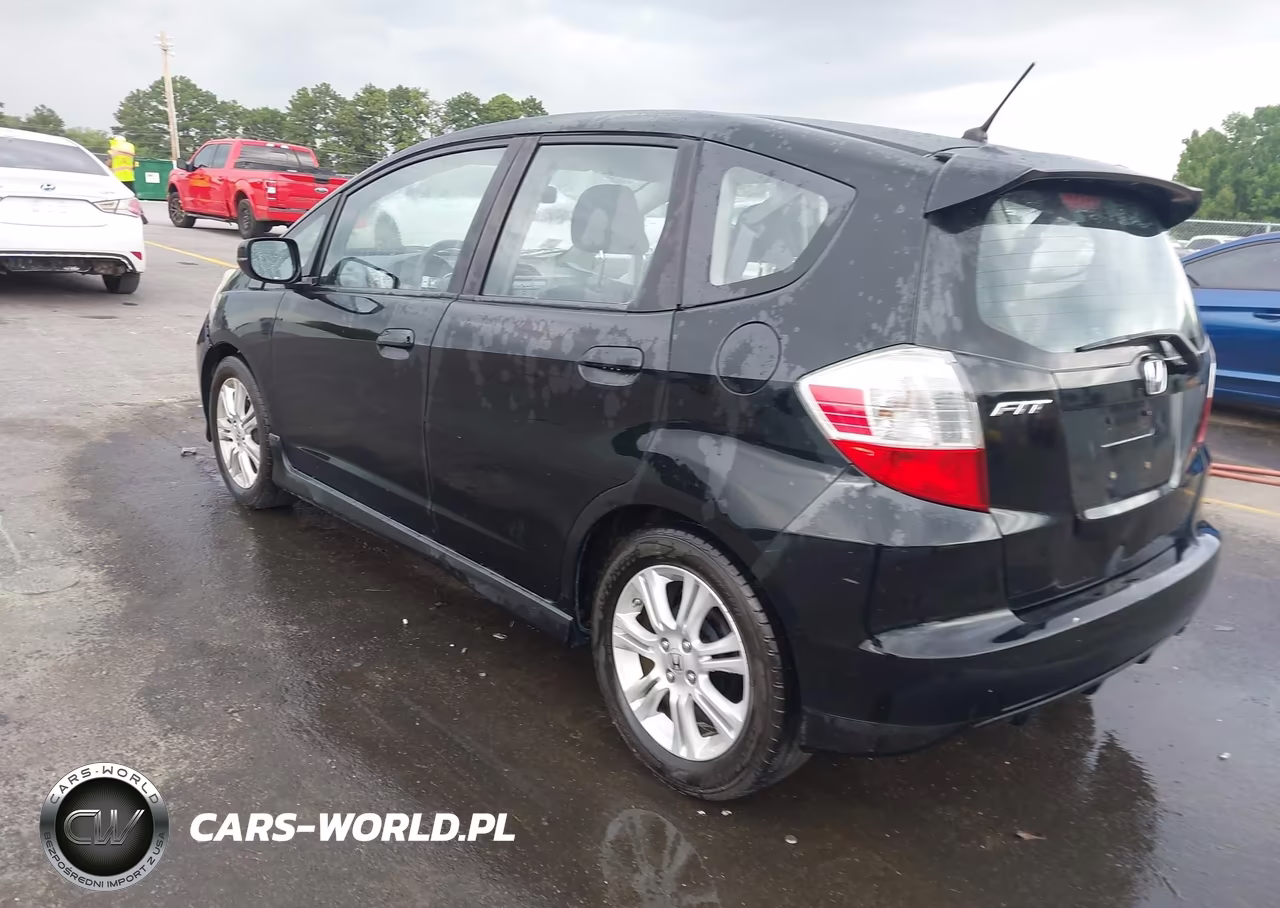 2010 Honda Fit Sport VIN:JHMGE8H46AC039695 - 3