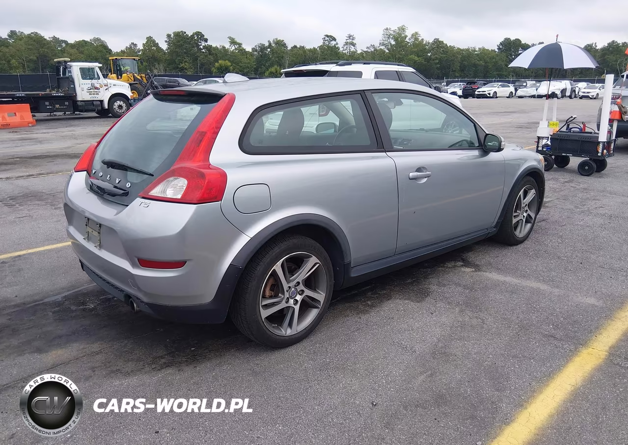 2013 Volvo C30 T5 VIN:YV1672MKXD2310481 - 4