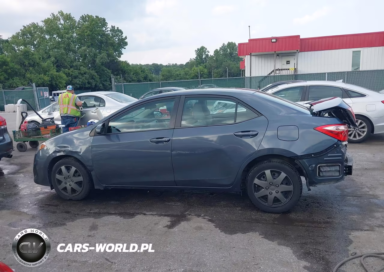 2017 Toyota Corolla Le VIN:2T1BURHE1HC838170 - 14