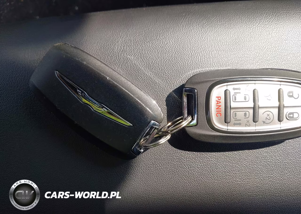 2024 Chrysler Pacifica Touring L VIN:2C4RC1BG7RR135719 - 11