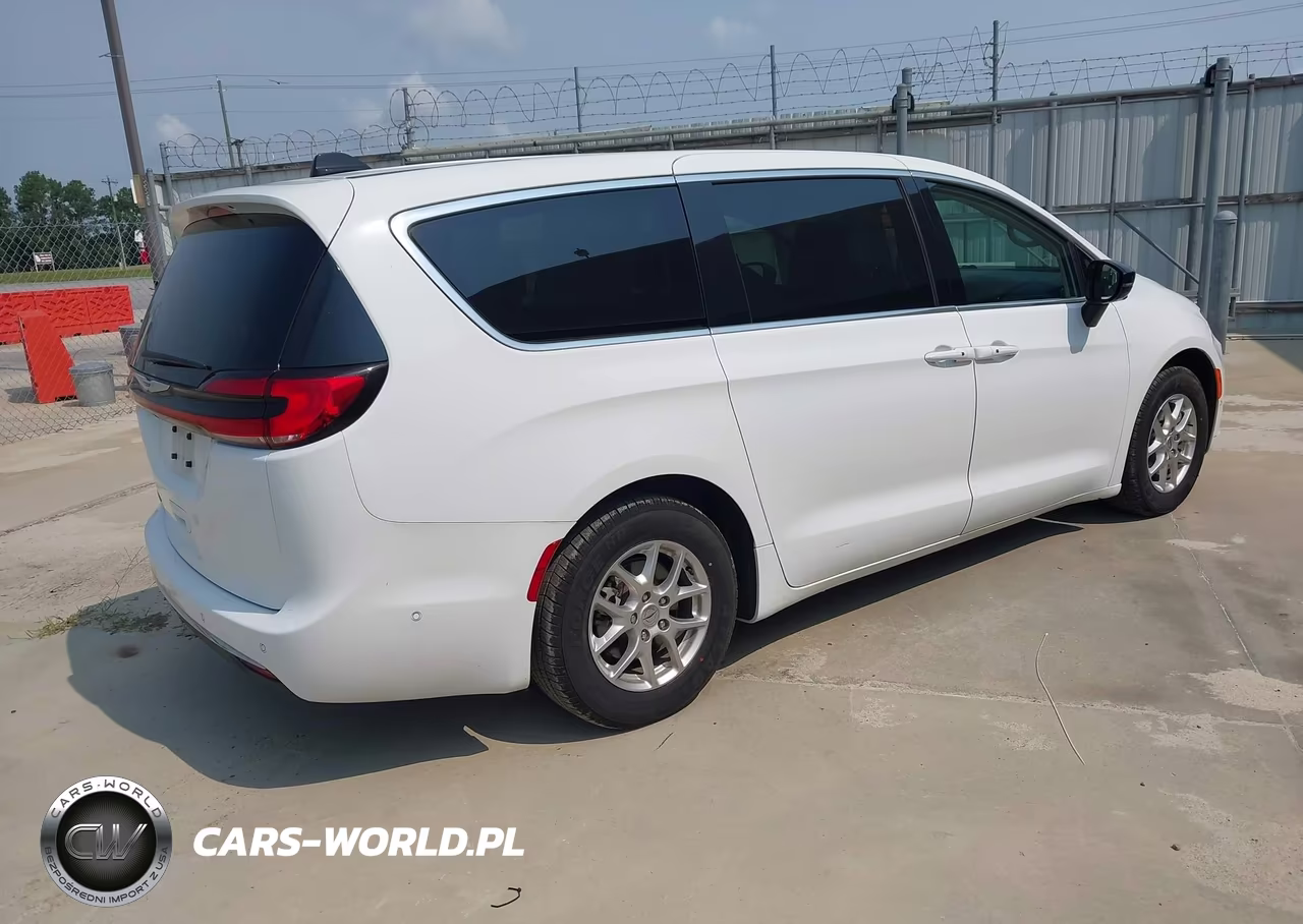 2024 Chrysler Pacifica Touring L VIN:2C4RC1BG7RR135719 - 4