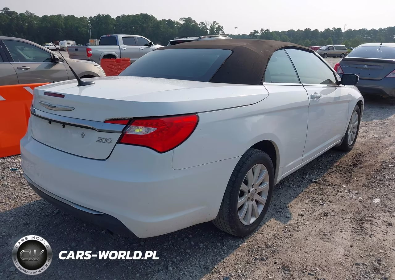 2012 Chrysler 200 Touring VIN:1C3BCBEB6CN179758 - 4