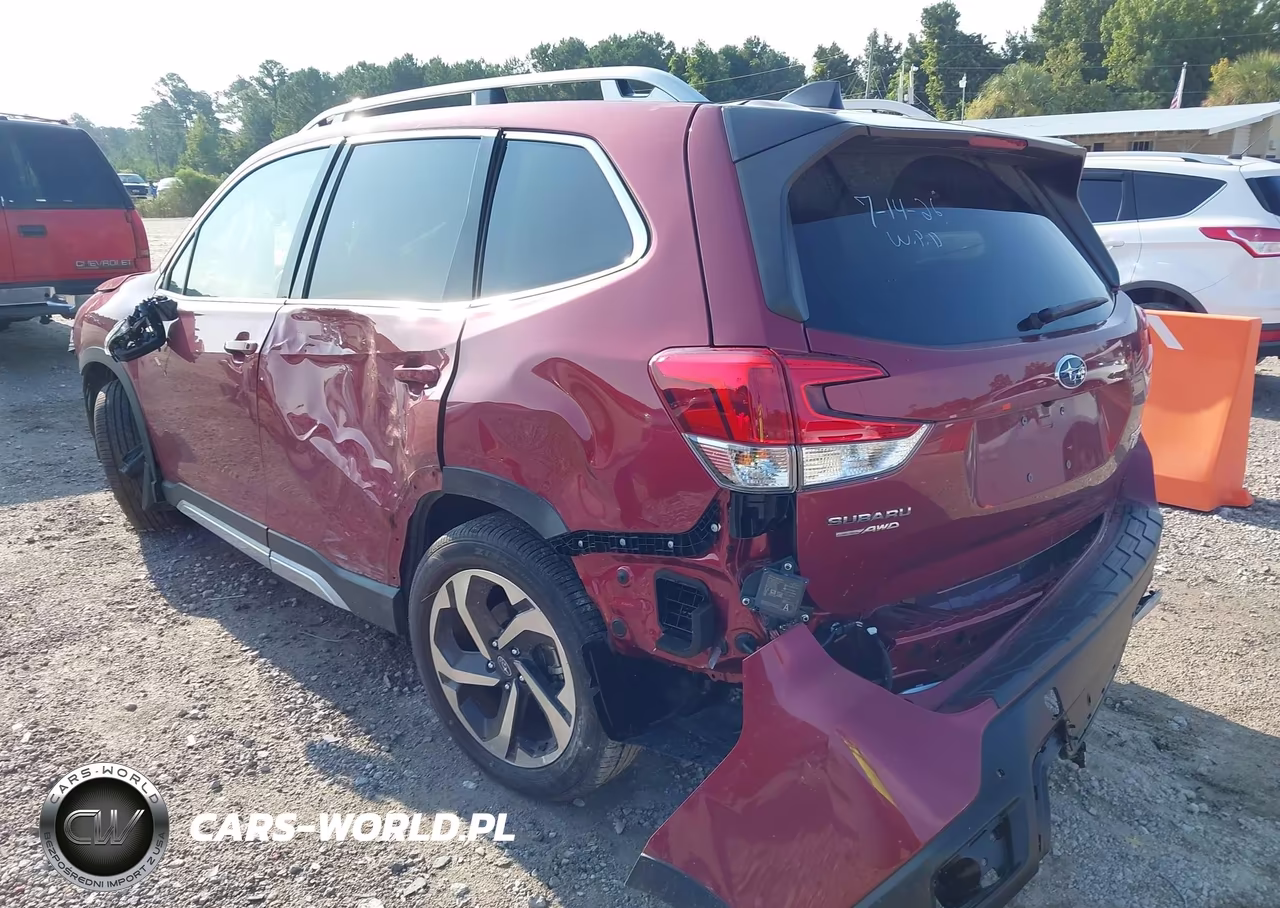 2024 Subaru Forester Touring VIN:JF2SKAMC8RH484125 - 3