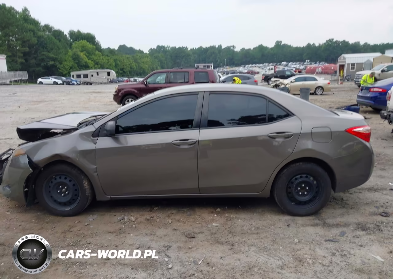 2017 Toyota Corolla Le VIN:2T1BURHE5HC840391 - 14