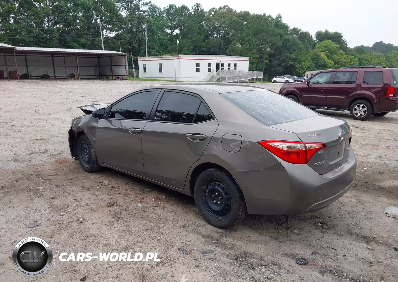 2017 Toyota Corolla Le VIN:2T1BURHE5HC840391 - 3