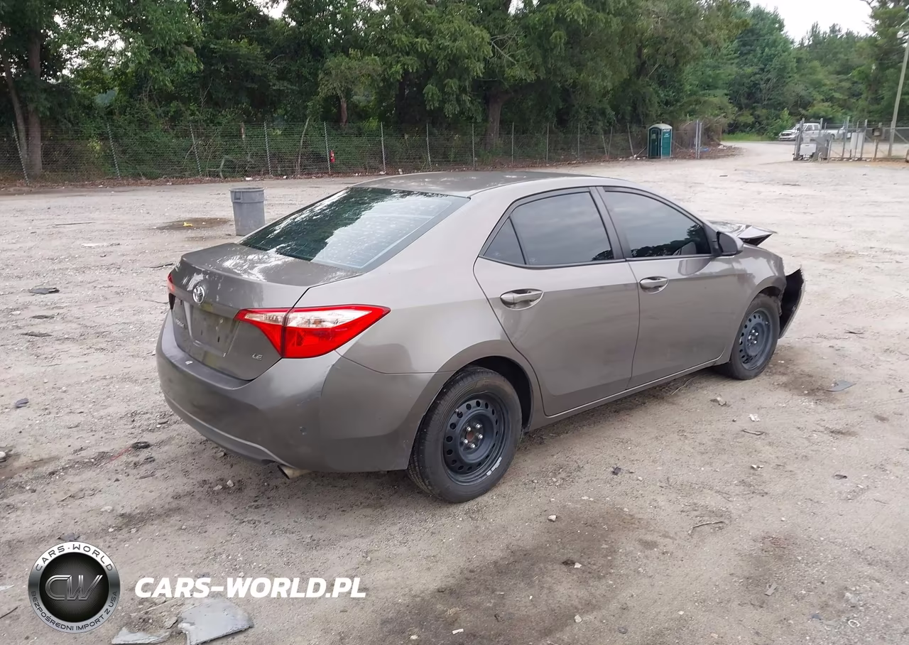 2017 Toyota Corolla Le VIN:2T1BURHE5HC840391 - 4
