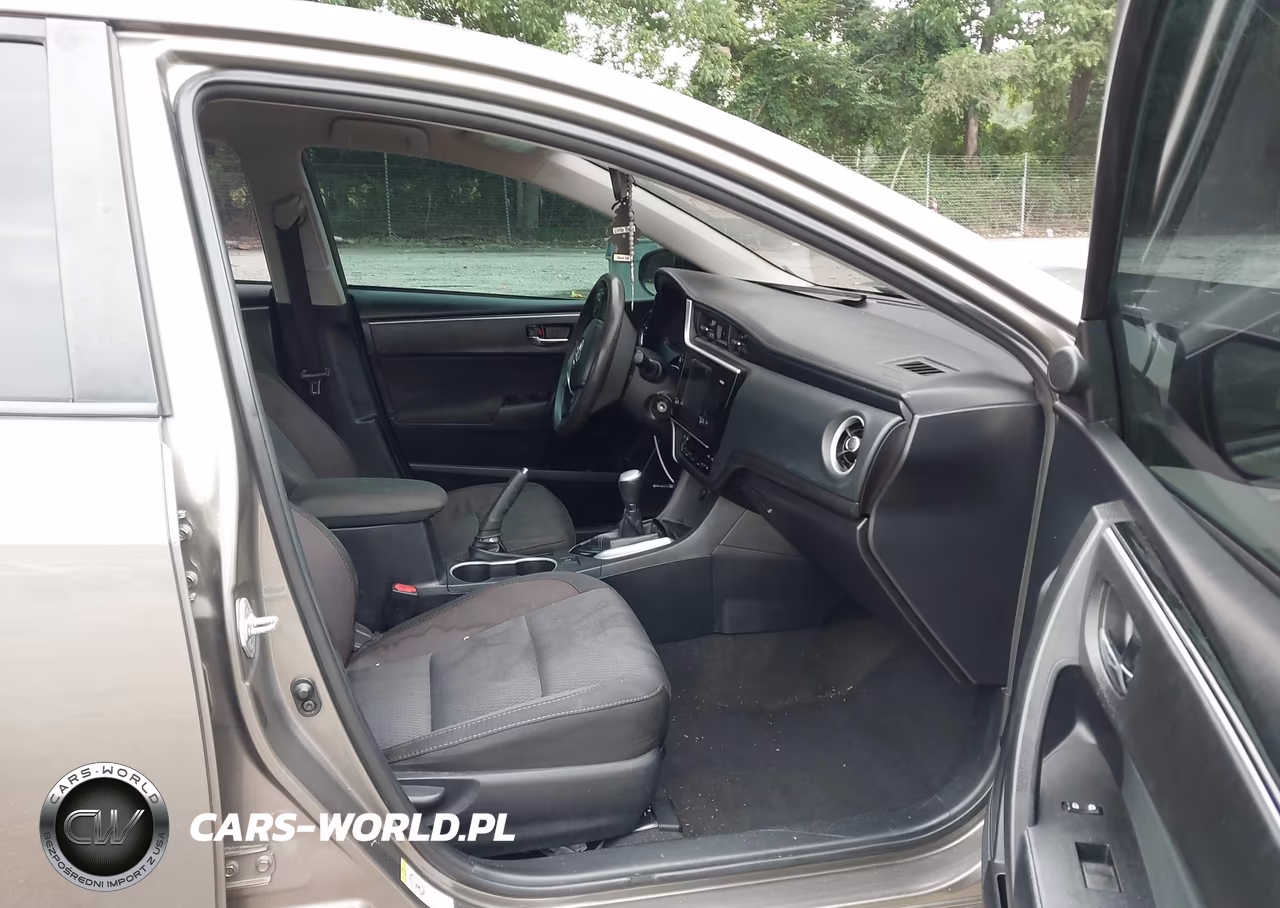 2017 Toyota Corolla Le VIN:2T1BURHE5HC840391 - 5