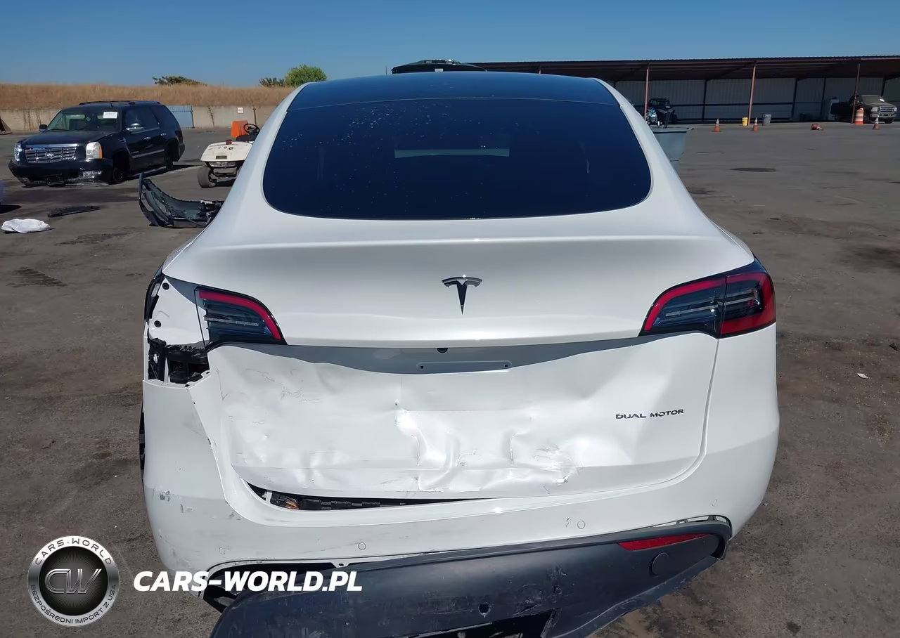 2022 Tesla Model Y Long Range Dual Motor All-Wheel Drive VIN:7SAYGDEE3NF373166 - 15