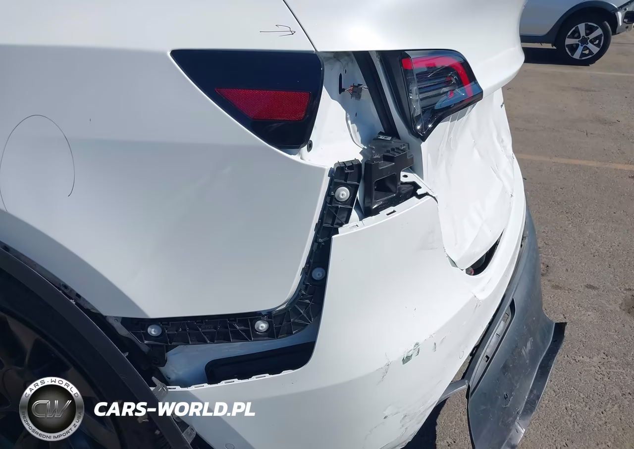 2022 Tesla Model Y Long Range Dual Motor All-Wheel Drive VIN:7SAYGDEE3NF373166 - 18