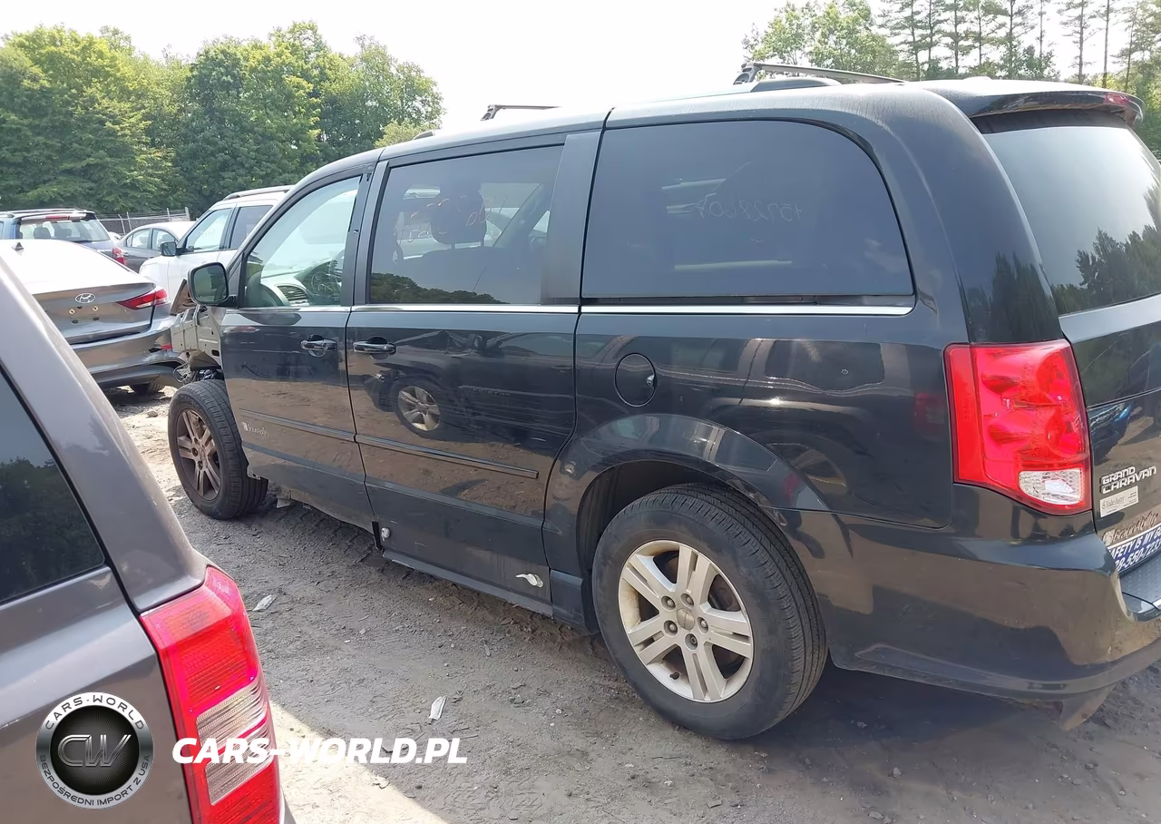 2013 Dodge Grand Caravan Crew VIN:2C4RDGDGXDR543671 - 3
