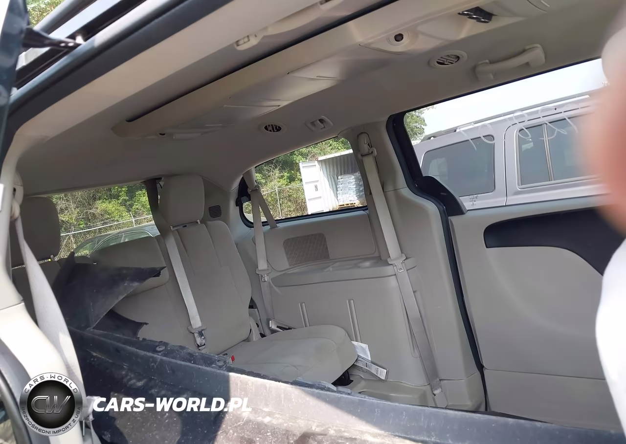 2013 Dodge Grand Caravan Crew VIN:2C4RDGDGXDR543671 - 8