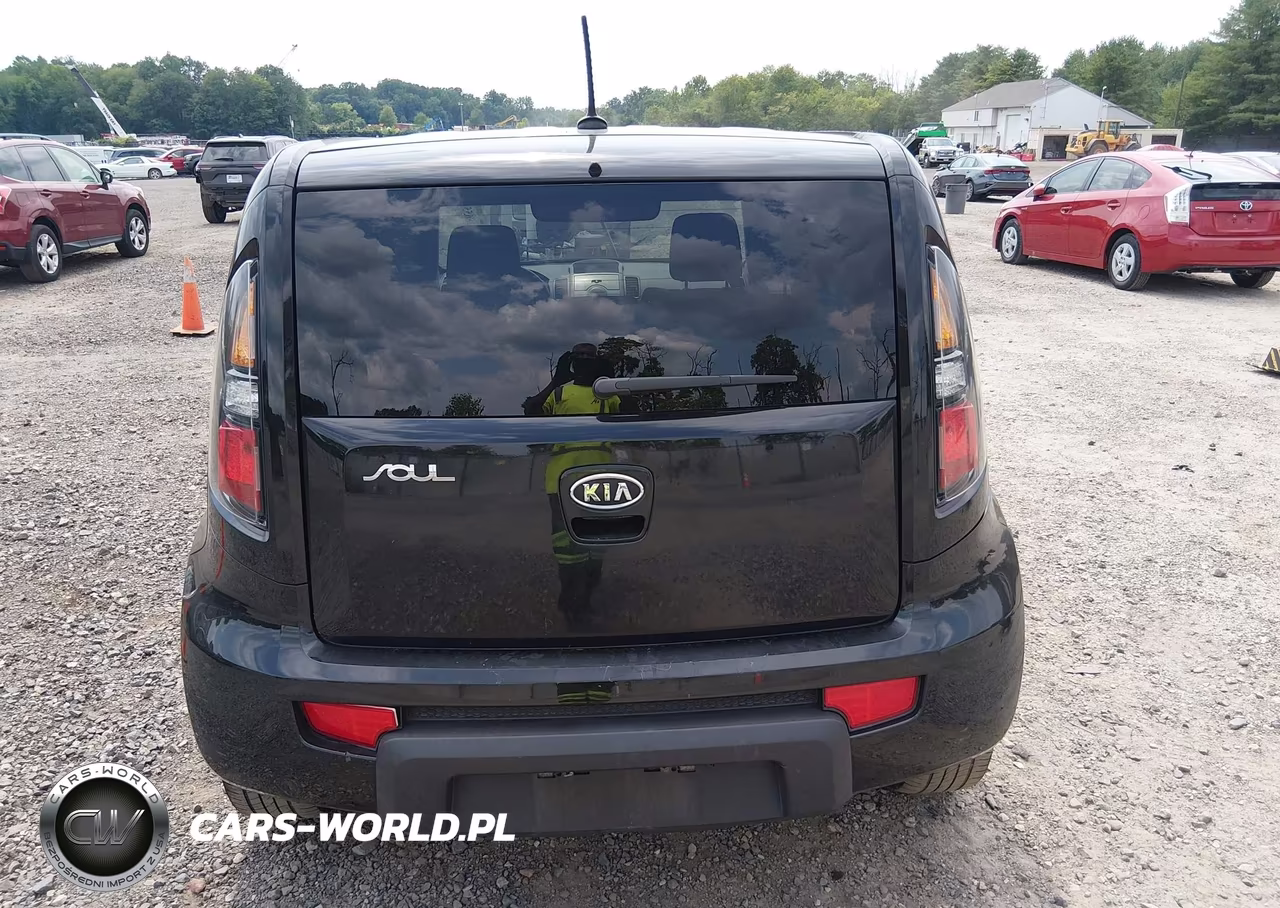 2010 Kia Soul + VIN:KNDJT2A27A7184188 - 17