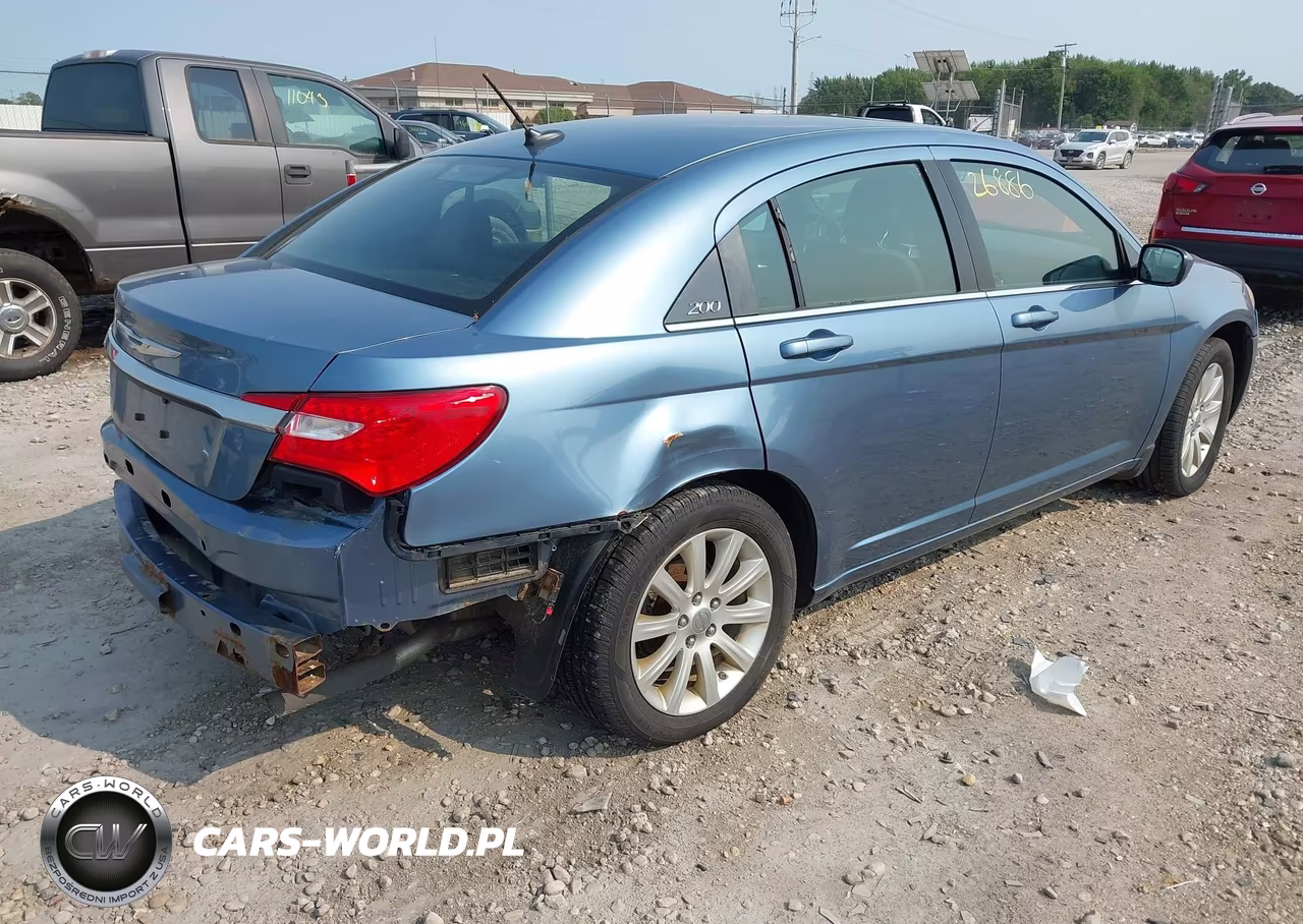 2011 Chrysler 200 Touring VIN:1C3BC1FB5BN569287 - 4