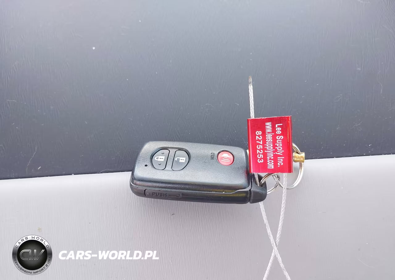 2016 Toyota Prius V Three VIN:JTDZN3EU3GJ055553 - 11