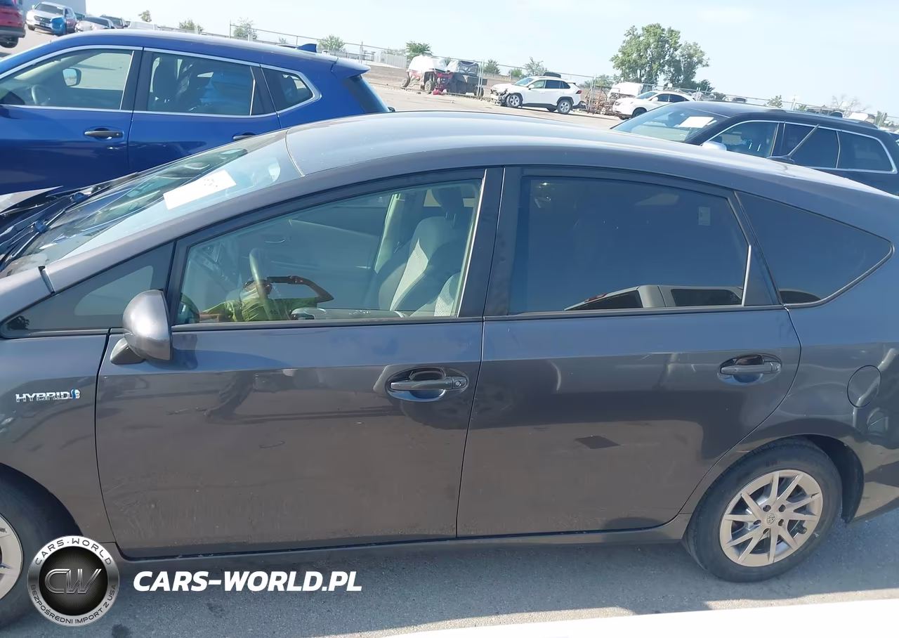 2016 Toyota Prius V Three VIN:JTDZN3EU3GJ055553 - 14
