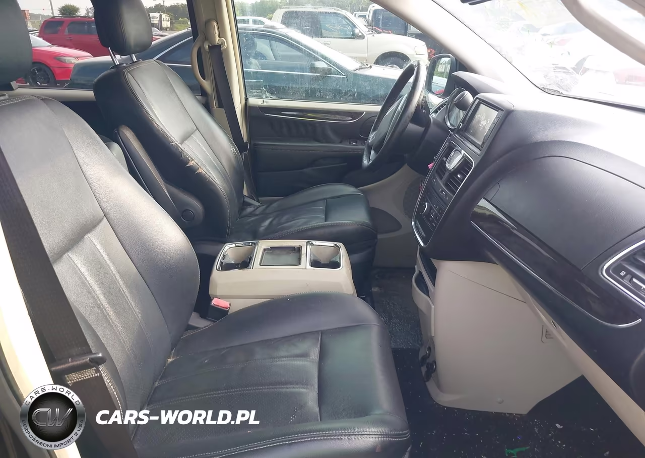 2012 Chrysler Town & Country Touring VIN:2C4RC1BG7CR245791 - 5