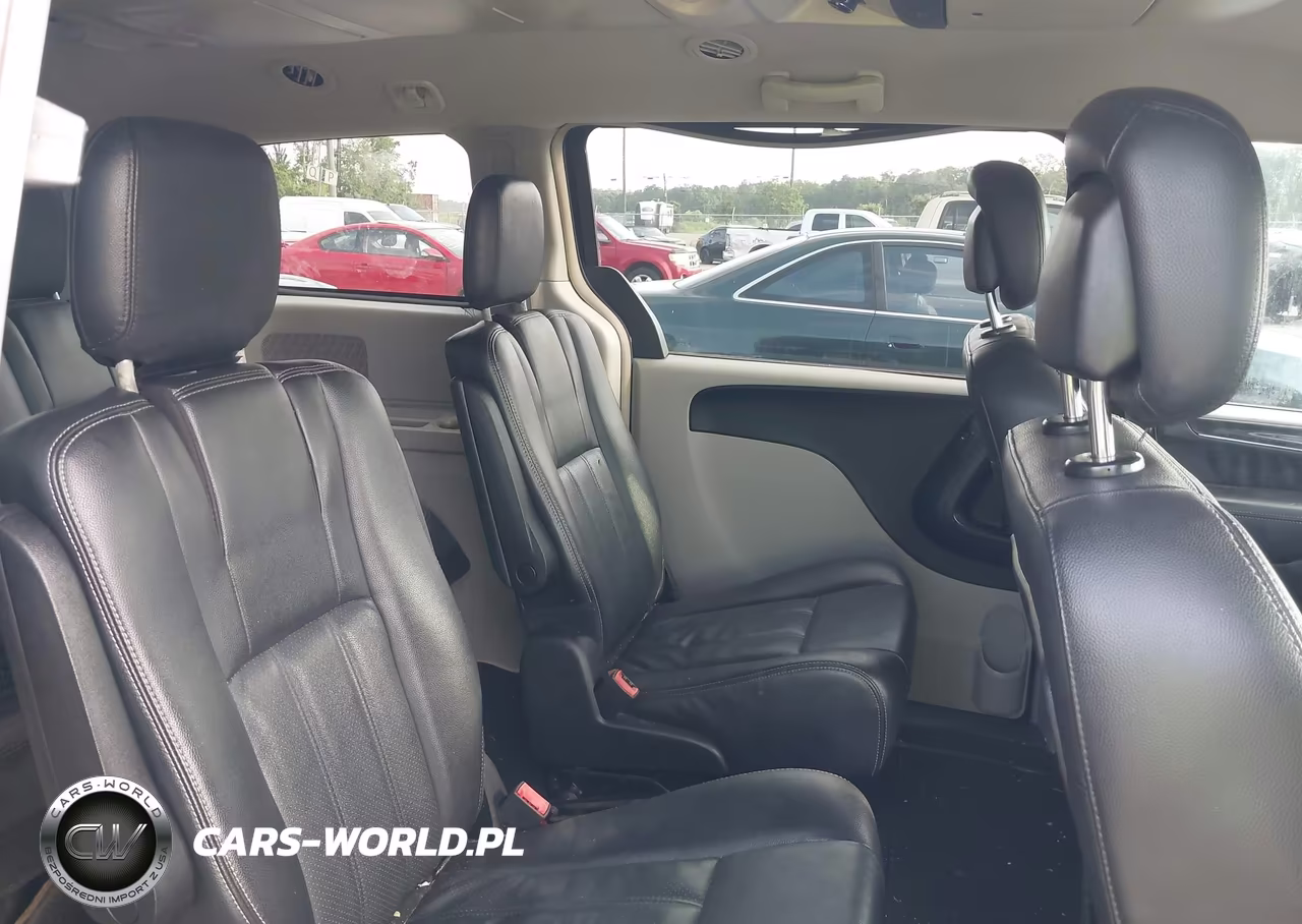 2012 Chrysler Town & Country Touring VIN:2C4RC1BG7CR245791 - 8