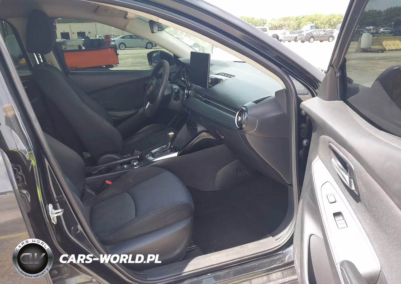 2017 Toyota Yaris Ia VIN:3MYDLBYV5HY193737 - 5