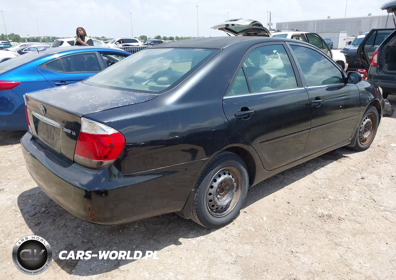 2005 Toyota Camry Le VIN:4T1BE30KX5U086619 - 4