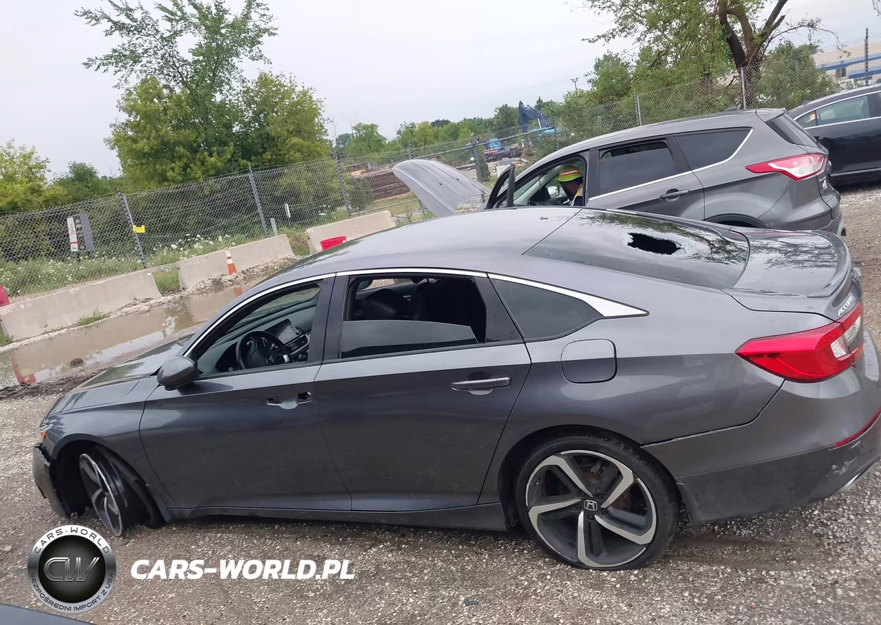 2018 Honda Accord Sport VIN:1HGCV1F30JA263589 - 15