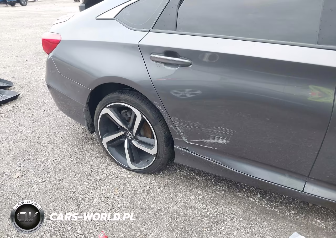2018 Honda Accord Sport VIN:1HGCV1F30JA263589 - 19